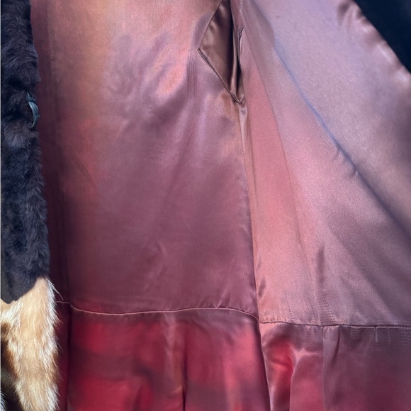 Vintage Shearling | Red Fox Fur Trim - Picture 12 of 13